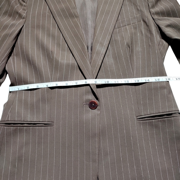 Ralph Lauren Brown w/Cream Pin Stripe Wool Blazer Size 6 Petite - Picture 3 of 13